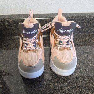 Kids skate sneakers
